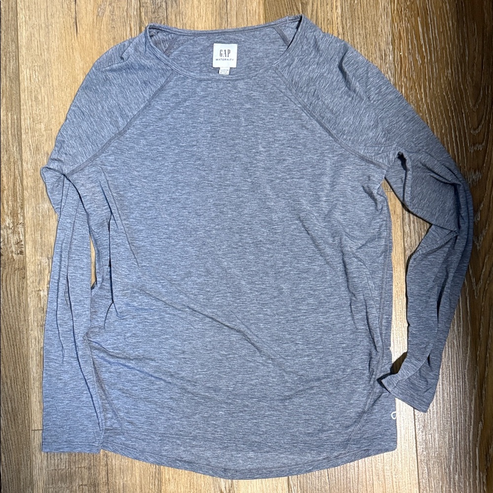 GAP maternity workout shirt